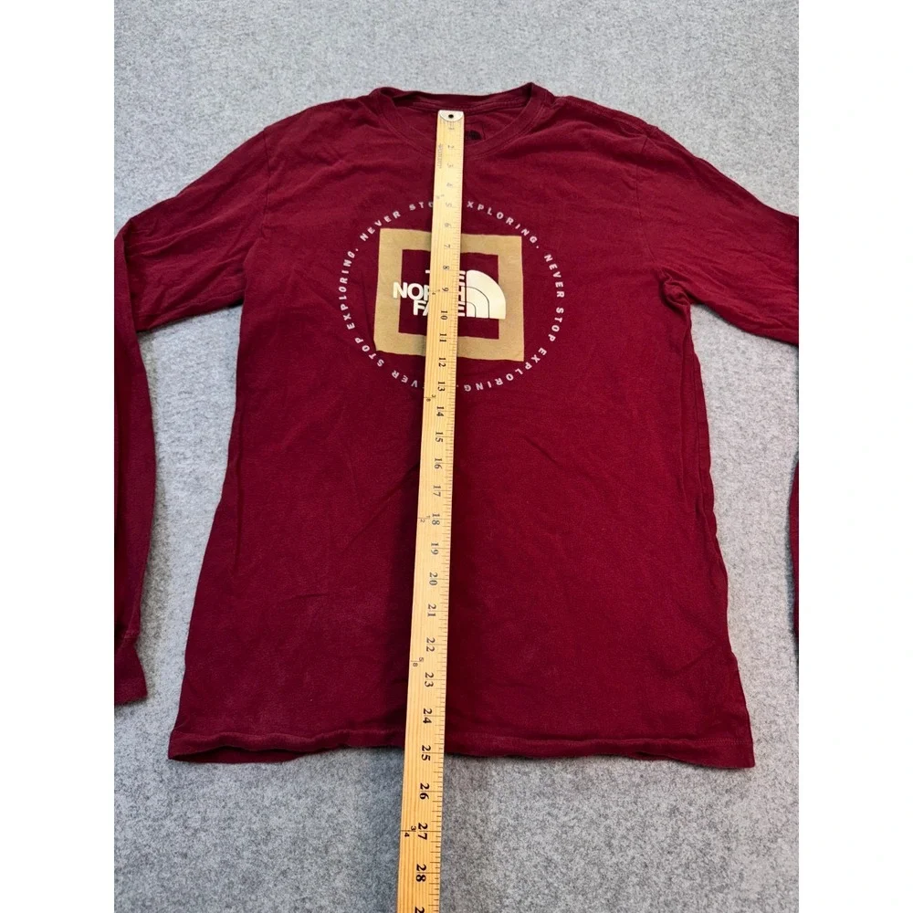 The North Face Men's Long Sleeve T-Shirt Red Logo Graphic Cotton Small Outdoor‎